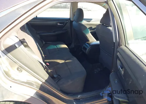 2015 Toyota Camry Le z USA, uszkodzony, nr VIN 4T4BF1FK4FR494856